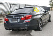 BMW 5-sarja F10/F11 2010–2016 M4-Style V1 spoilerilippa (F10, kiiltävän musta) kuva 3