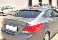 Hyundai Accent 2011–2017 DPT-spoileri (kiiltomusta) kuva 4