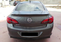 Opel Astra J 2009–2015 Spoileri DPT V-2 (SD, kiiltävä musta) kuva 1