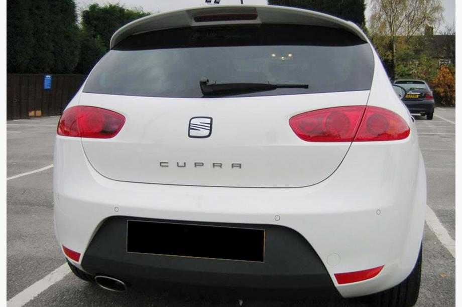 Seat Leon 2005–2012 Spoileri DPT V-4 (2009-2012, kiiltävä musta) Image