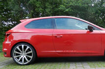 Seat Leon 2013–2020 Spoileri DPT V-1 (2-ovinen, kiiltävä musta) kuva 4