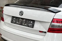 Skoda Octavia III A7 2013–2019 Spoileri DPT V-5 (kiiltävä musta) kuva 1