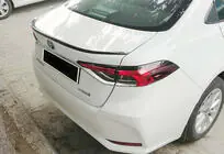 Toyota Corolla 2019– DPT-spoileri (kiiltomusta) kuva 2