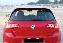 Volkswagen Golf 7/E-Golf 2012–2020 Takaspoileri DPT V-1 (GTI / R HB, kiiltävä musta) kuva 4