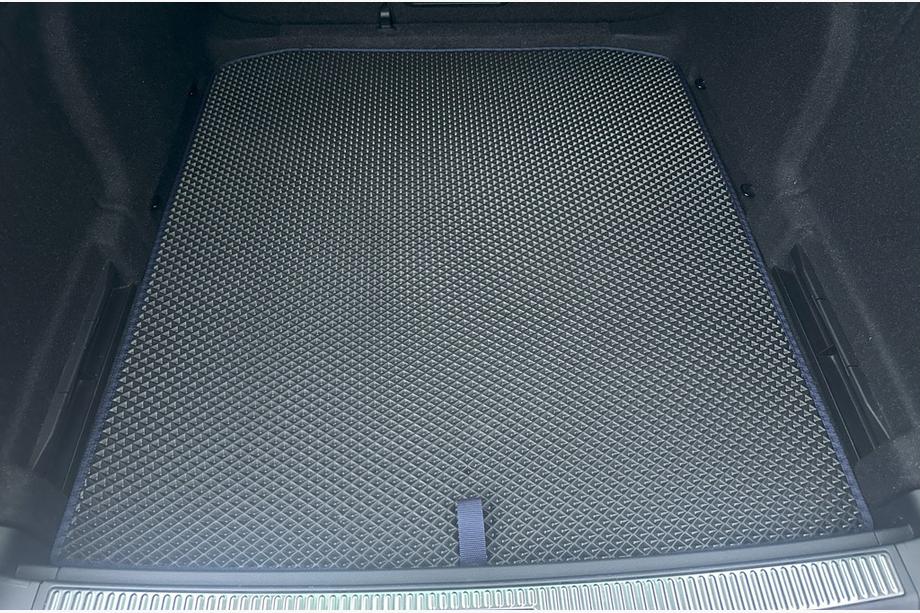 Skoda Superb 2015–2024 EVA-tavaratilan matto (SW, Musta) Image