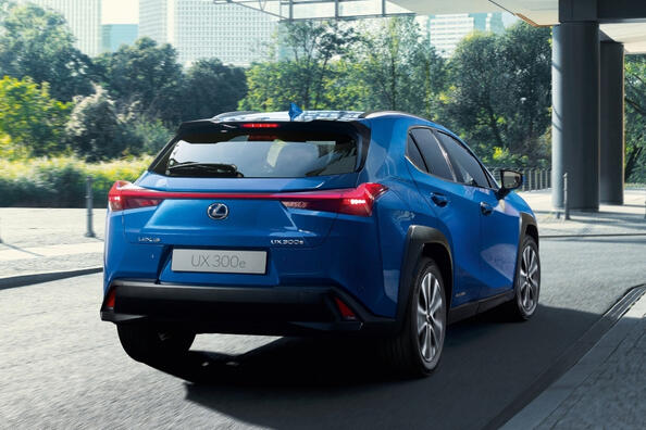 Lexus UX 300e: koeajo, tekniset tiedot, toimintamatka ja akku Kuva 4