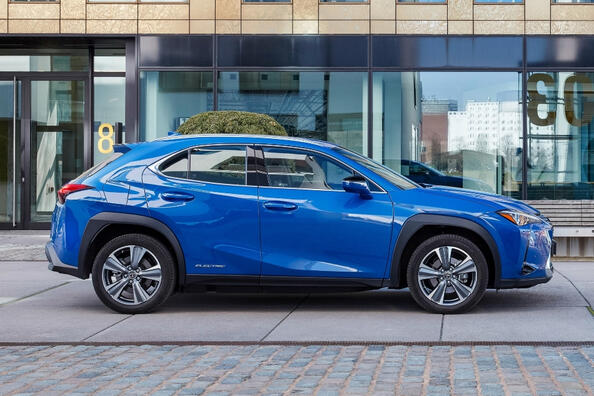 Lexus UX 300e: koeajo, tekniset tiedot, toimintamatka ja akku Kuva 3