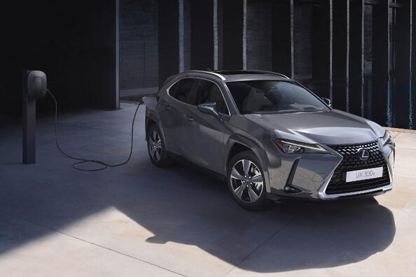 Lexus UX 300e: koeajo, tekniset tiedot, toimintamatka ja akku