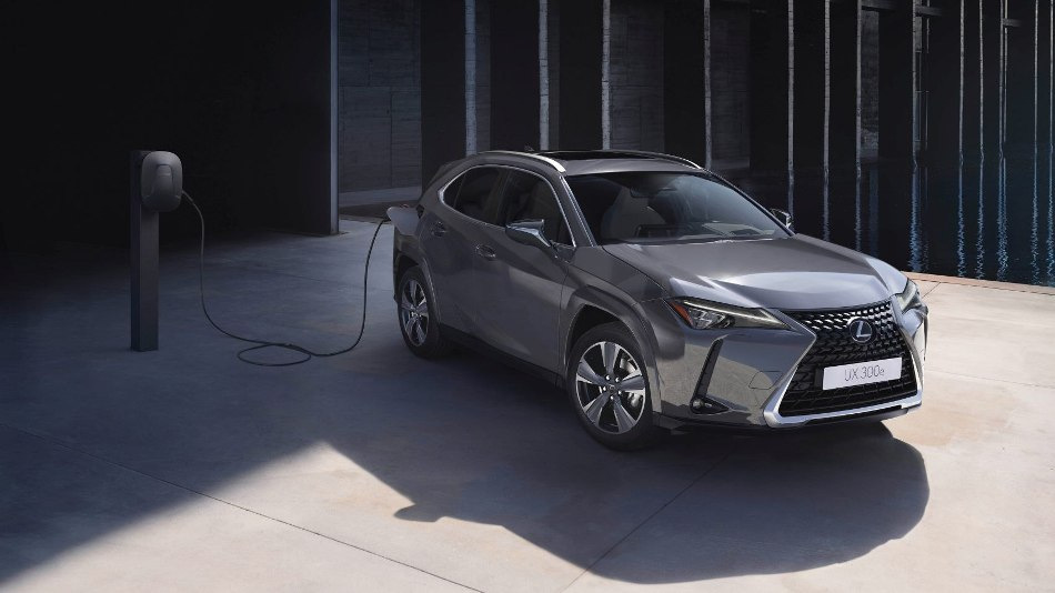 Koeajo: Lexus UX 300e – tekniset tiedot, varustelut, muotoilu
