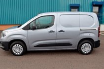 Citroen Berlingo/Multispace 2018– Ruostumattomat listat liukuoveen (2 kpl) kuva 3