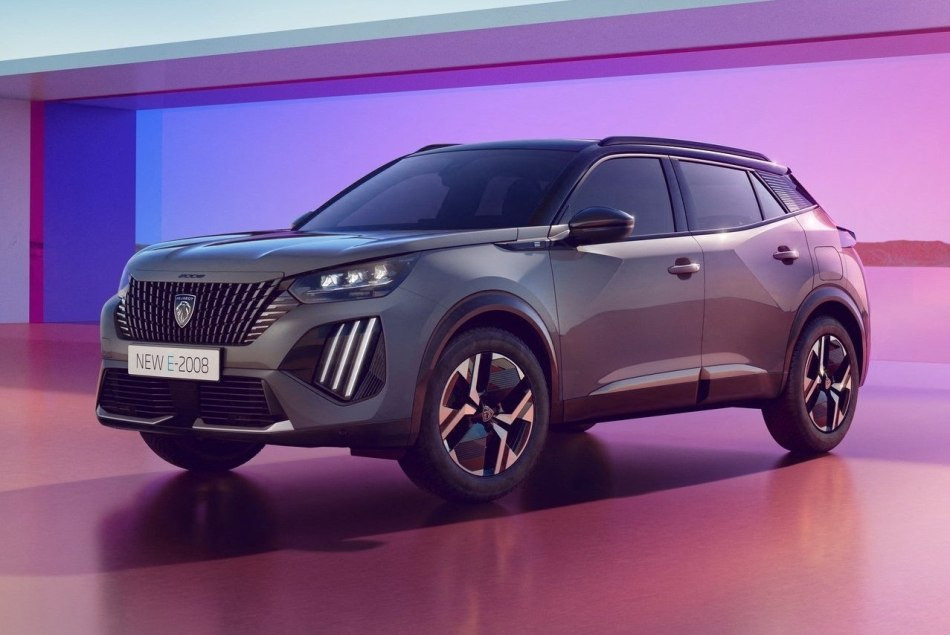 Peugeot e-2008 facelift 2023: koeajo päivitetystä sähkö-SUV:sta