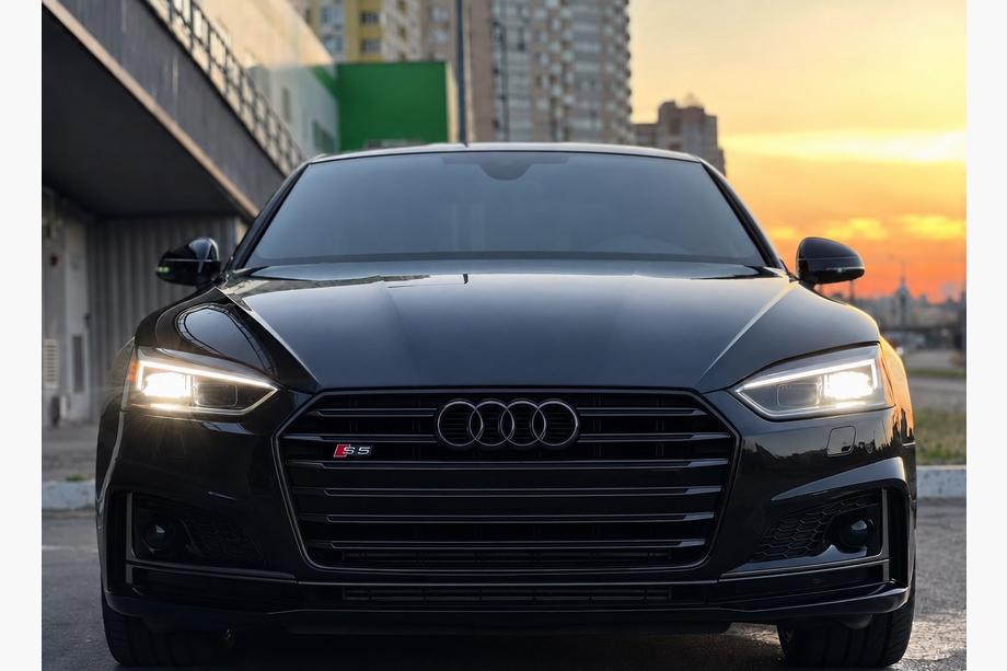 Audi A5 2016–2025 Etusäleikkö S-style (2016-2019, musta) Image