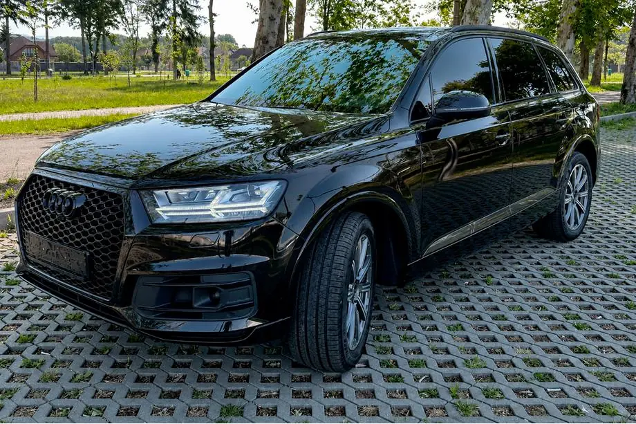 Audi Q7 2015–2026 RS-tyylinen etusäleikkö (2015-2019, musta) Image