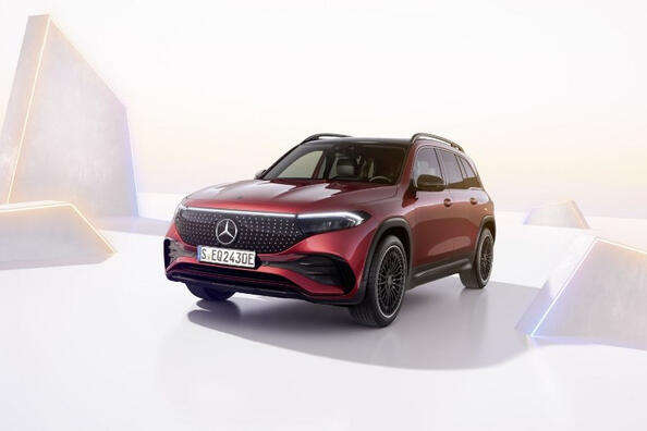 Mercedes-Benz EQB 2023: päivitetty sähköauto kaupunkiin ja matkoille