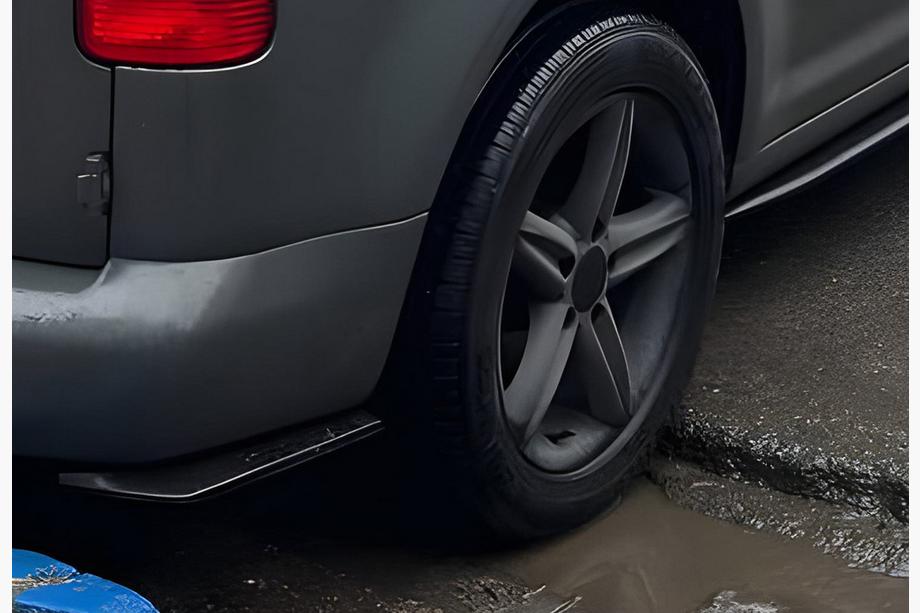 Volkswagen Caddy 2010–2015 Flap takapuskurin flapsit DPT (ABS) (2 kpl) (kiiltävä musta) Image