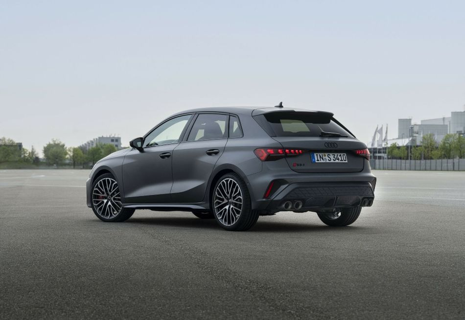 Audi S3 Sportback: päivitetty urheiluhatchback vuodelle 2024