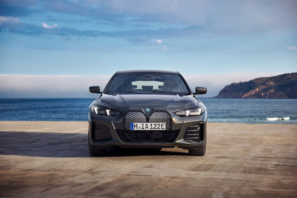 BMW i4 facelift 2024: katsaus päivitettyyn sähköautoon