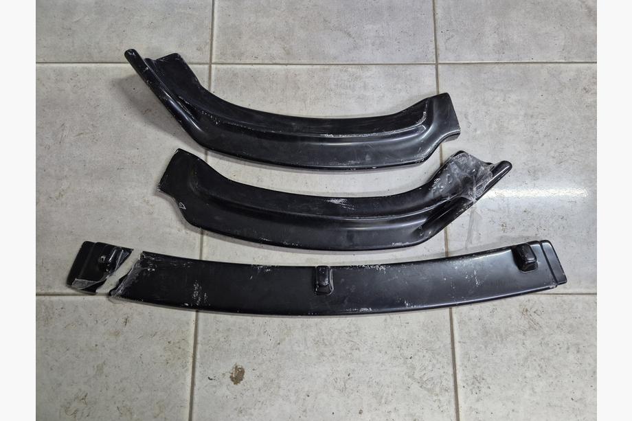 BMW 3-sarja F30/F31 2012–2019 Poistotuote Etupuskurin lipa DPT Lip vakioversioon (kiiltävä musta) Kuva 2