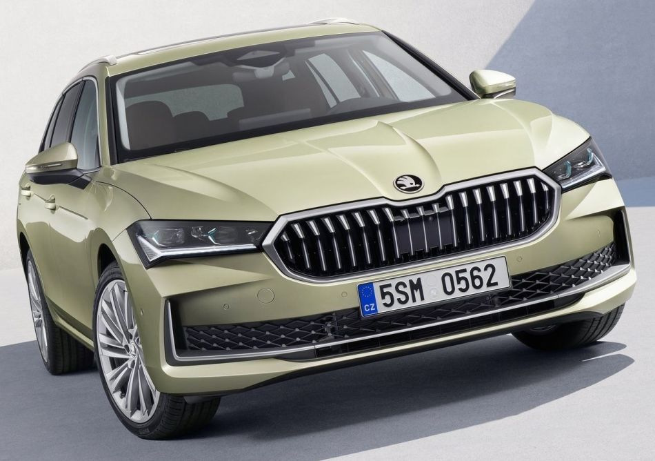 Skoda Superb Combi 2024: business-luokan farmarin koeajo