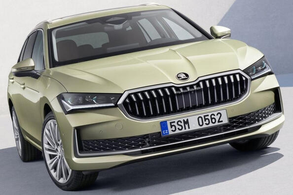 Skoda Superb Combi 2024: business-luokan farmarin koeajo