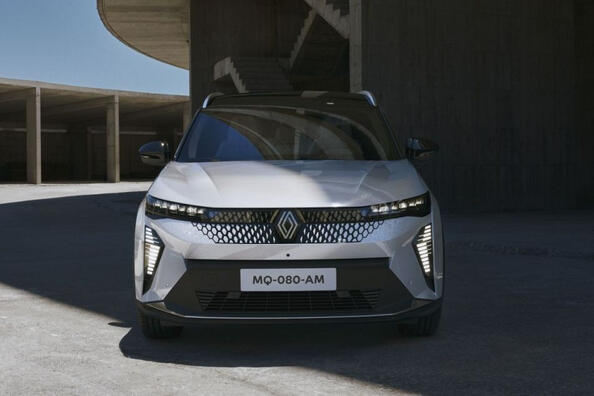 Koeajo: sähköinen crossover Renault Scenic E-Tech