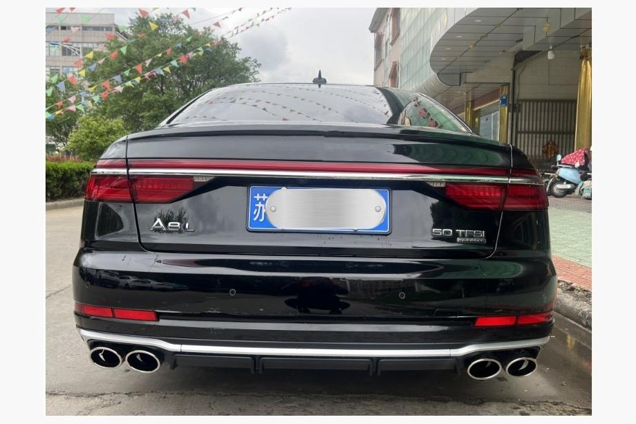Audi A8 2018– Takadiffuusori pakoputkenpäillä S-Style (2022+) Image
