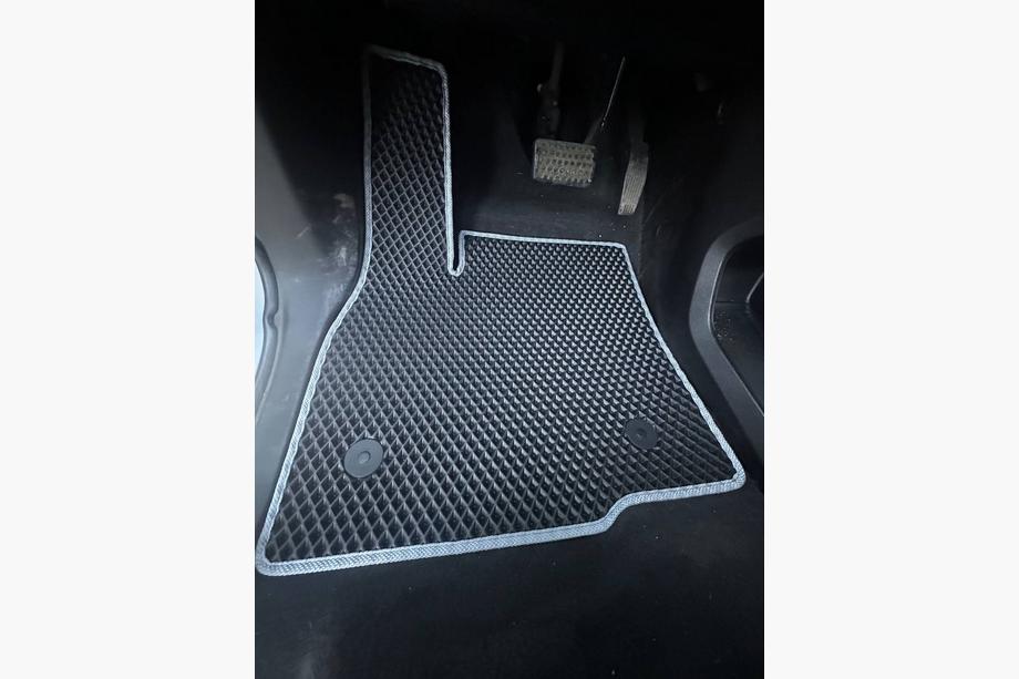 Chevrolet Bolt 2016–2023 EVA-lattiamatot (EUV, mustat) Kuva 2