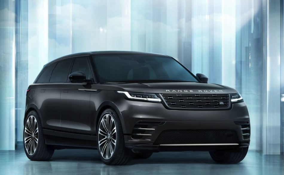 Koeajossa päivitetty premium-crossover Range Rover Velar