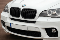 BMW X6 E71 2008–2014 Munuaismaskit M-Look V1 (kiiltävä musta) kuva 1