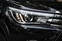 Toyota Hilux 2015– Ajovalot OEM V2 2015-2019 (xenon-polttimolle tai LEDille, 2 kpl) kuva 1