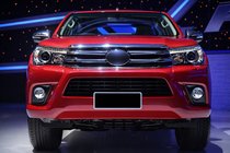 Toyota Hilux 2015– Ajovalot OEM V2 2015-2019 (xenon-polttimolle tai LEDille, 2 kpl) kuva 2