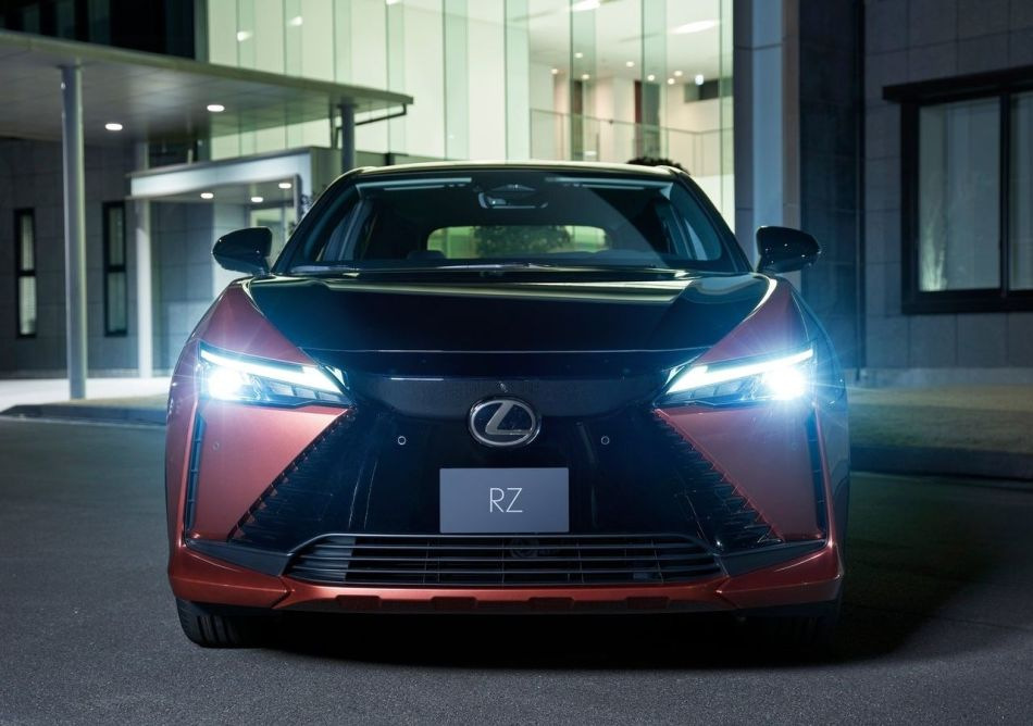 Katsaus Lexus RZ -sähköautoon