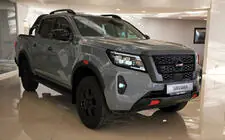 Nissan Navara/NP300 2016– Facelift-päivityssarja 2021-malliin (2015–2020) kuva 5
