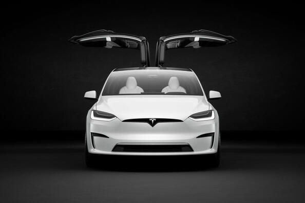 Tesla Model X -koeajo: ensimmäisen sukupolven facelift