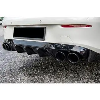 Takatdiffuusori Black, mustilla pakoputken päillä (AMG53-design) kuva 2