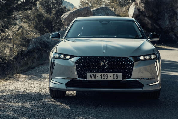Toisen sukupolven DS 4 -hatchbackin koeajo