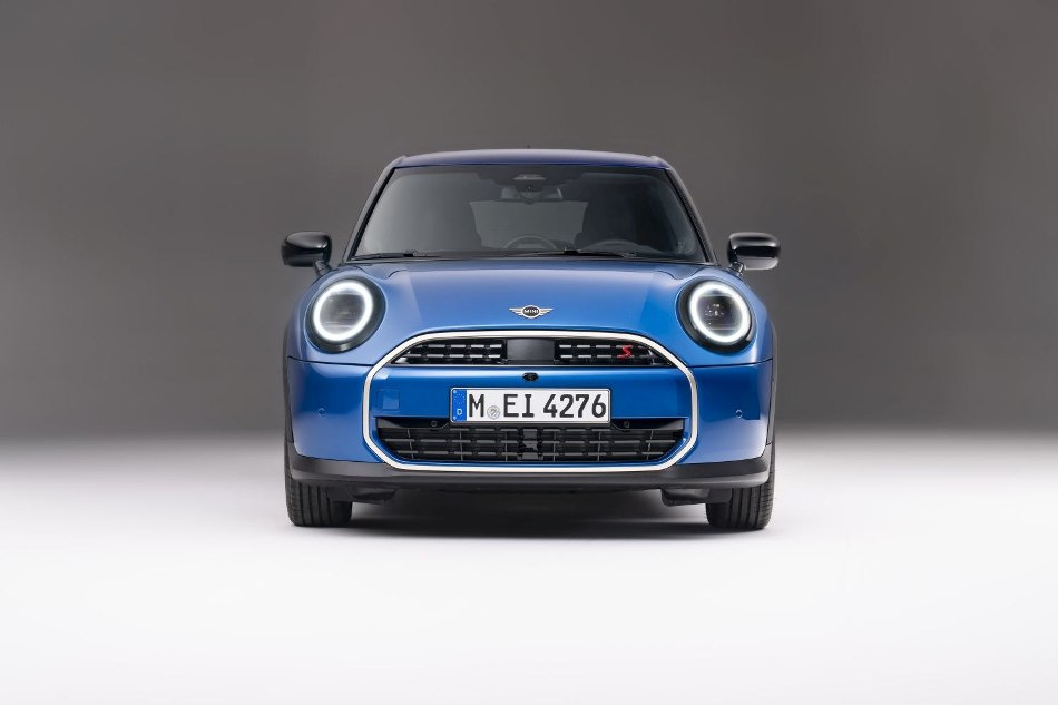 Mini Cooper 2024 viisiovisen katsaus