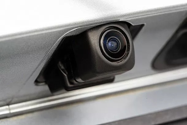 Peruutuskameran asennus autoon: vaiheittainen opas