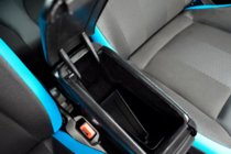 Fiat 500/500L 2013–2022 Kyynärnoja (mukitelineeseen) kuva 3
