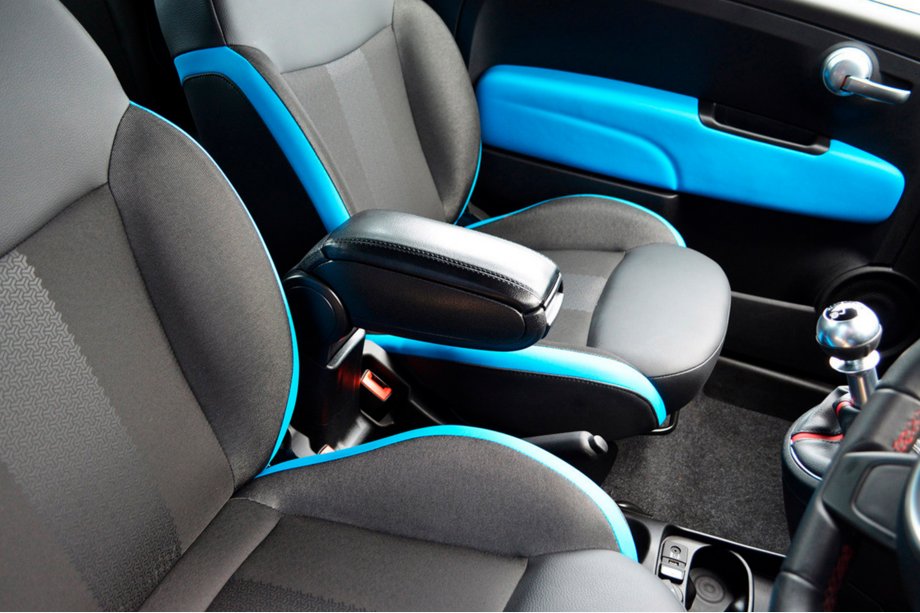 Fiat 500/500L 2013–2022 Kyynärnoja (mukitelineeseen) Image