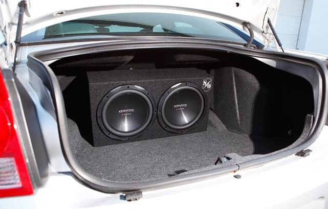 Näin valitset hyvän autosubwooferin: vinkit musiikin ystäville