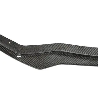 Etuhelman etupuskurilippa Lip V1 (Base, Carbon) Alfa Romeo Giulia 2016–2022 kuva 3
