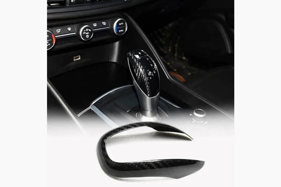 Alfa Romeo Giulia 2016–2022 Vaihdekepin nupin suojakuori (Dry Carbon) Image