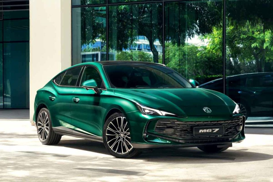 MG 7 -koeajo: moderni liftback, jossa tyyli ja teknologia korostuvat