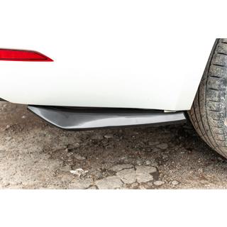 Yleismalliset Flap-lipat takapuskuriin Type-A (2 kpl, kiiltävä musta, ABS-muovi) kuva 1