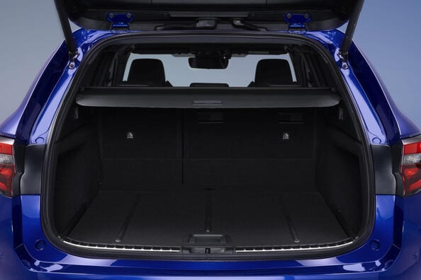 Toyota Corolla Touring Sports E210: koeajo, hybridifarkku 1.8 ja 2.0 Hybrid Kuva 6