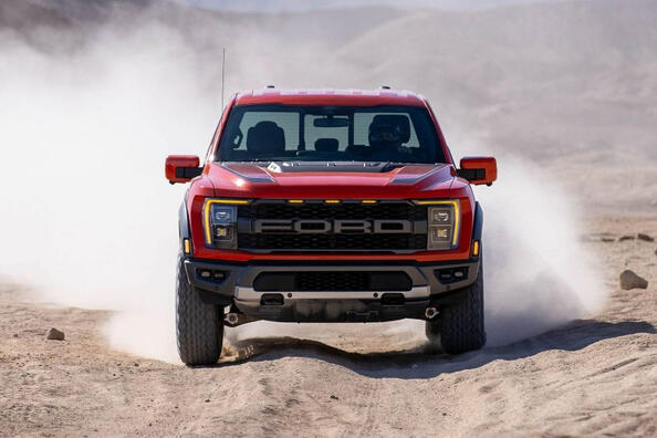 Koeajo: tehokas Ford F-150 Raptor -pickup