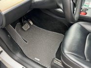 Tesla Model Y 2020– EVA-mattosarja matkustamoon (2020-2024, Musta) kuva 6