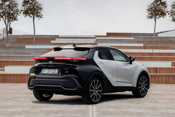 Koeajo: tyylikäs hybridicrossover Toyota C-HR, 2. sukupolvi Kuva 5
