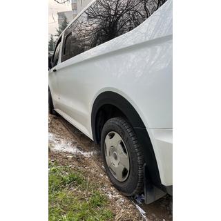 Leveät lokasuojan kaarilevikkeet (4 kpl, mustat) kuva 1